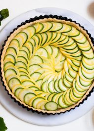 Tarta de Zucchini y Cebollas Caramelizadas